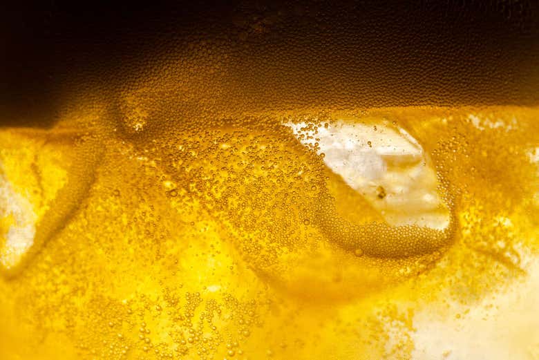 Desfrutando de uma cerveja