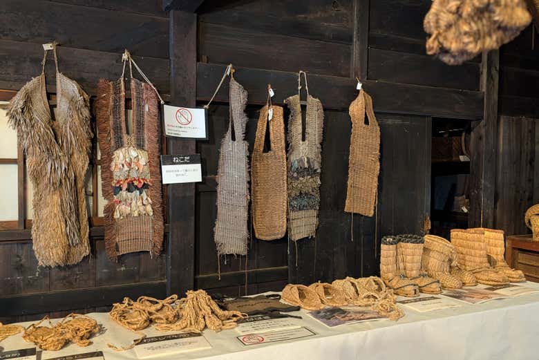 Una tienda de artesanía de este pueblo rural japonés