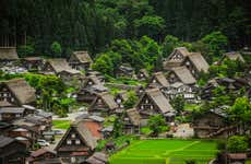 Guided tour of Shirakawa