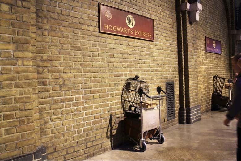 Travel from Platform 9 3/4