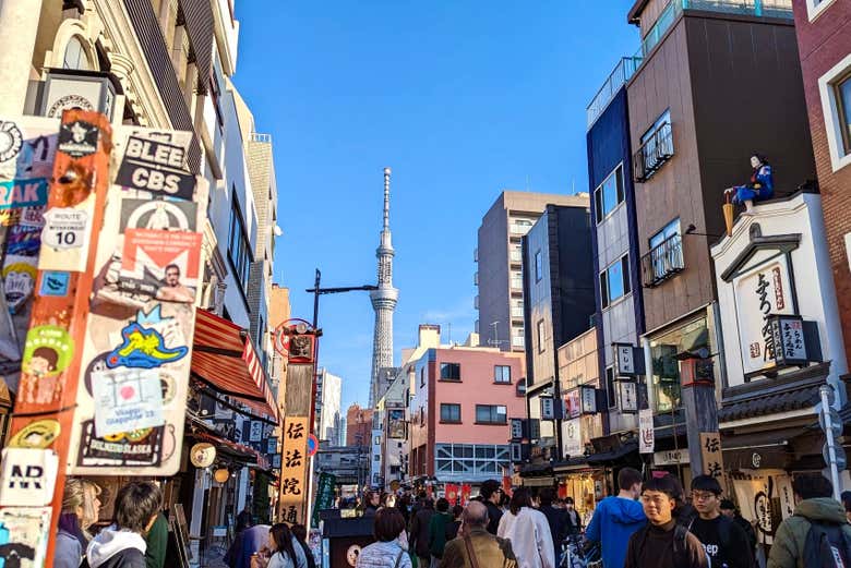 Tradição e modernidade se cruzam nas ruas de Asakusa