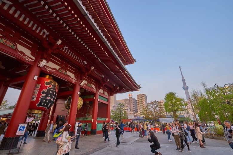 Disfrutando de la visita guiada por Asakusa