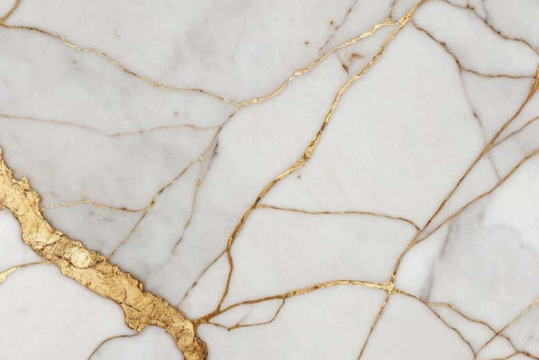 Detalles dorados del kintsugi