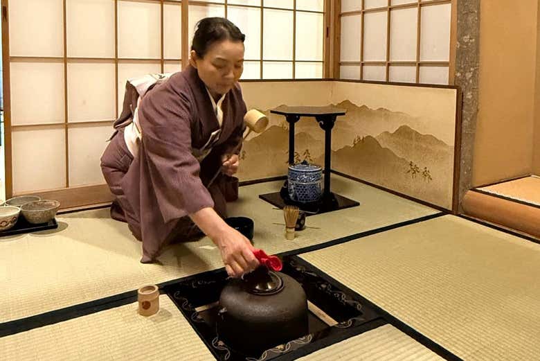 Durante la ceremonia japonesa del té