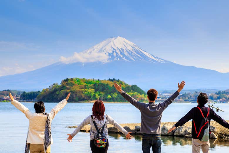Contemplando el monte Fuji desde el lago Kawaguchi