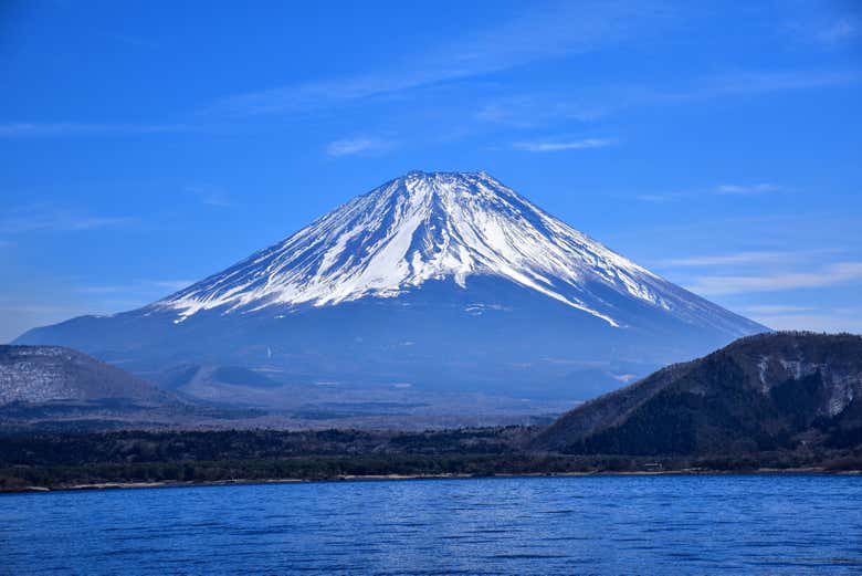Cumbre nevada del monte Fuji