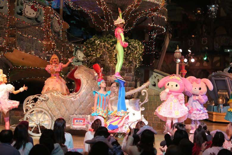 Le défilé de personnages de Sanrio