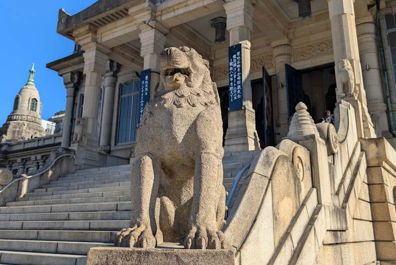 Estátuas da entrada do Templo Hongwan-ji