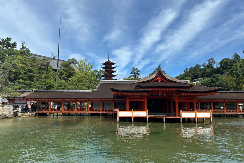 Visitaremos el Santuario Itsukushima