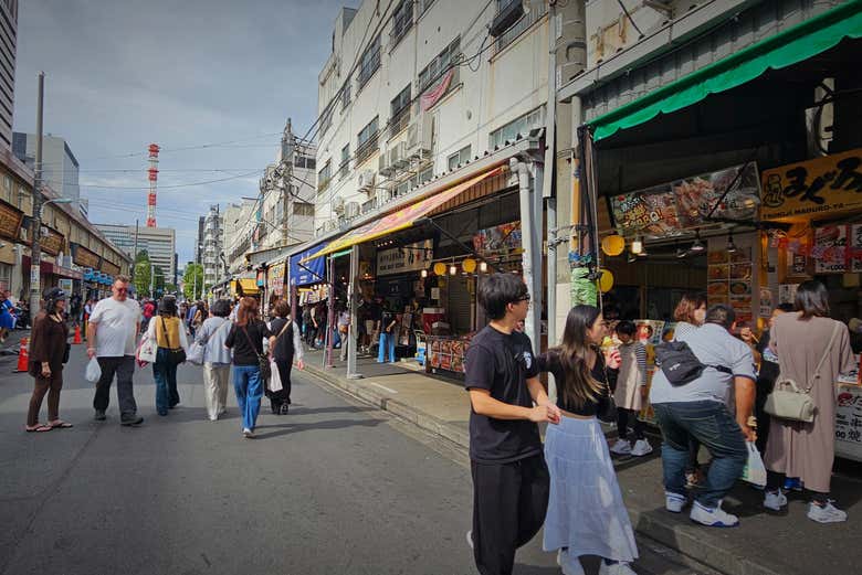 Disfrutando del free tour por Tsukiji