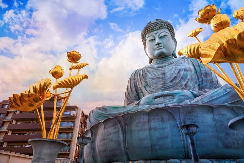 Gran Buda en el templo Nofukuji en Kobe