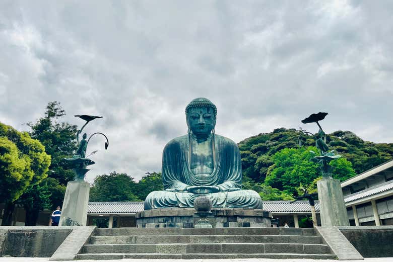 Marvel at the Kōtoku-in Temple