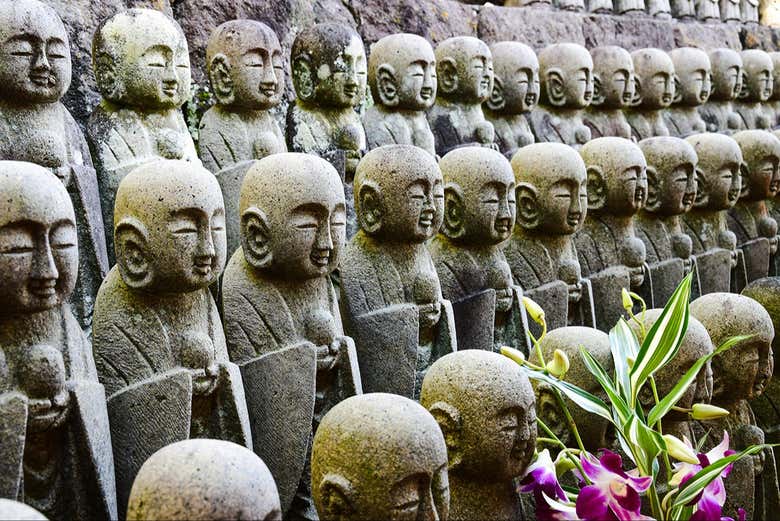 Discover the thousands of Jizo statues at Hase-dera