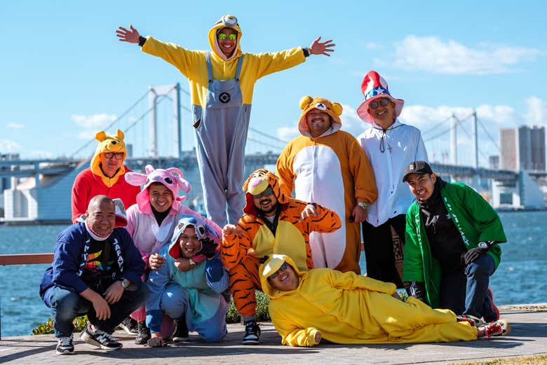 Vous pourrez conduire les karts en costume