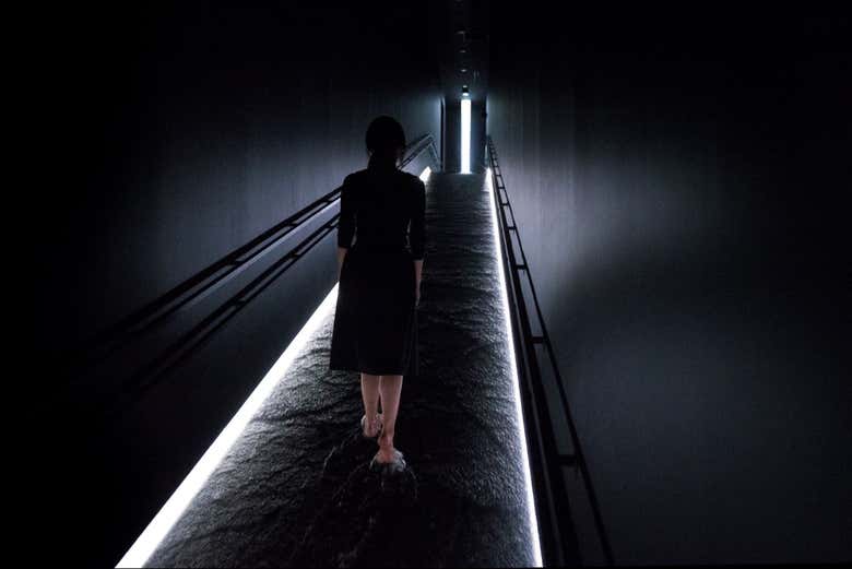 Percorrendo un corridoio oscuro