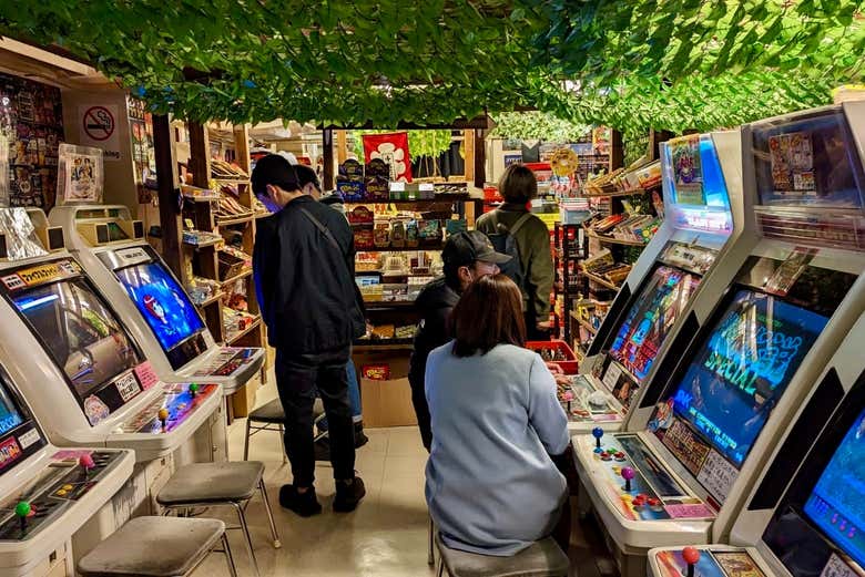 Máquinas arcade que reflejan la pasión otaku de Akihabara