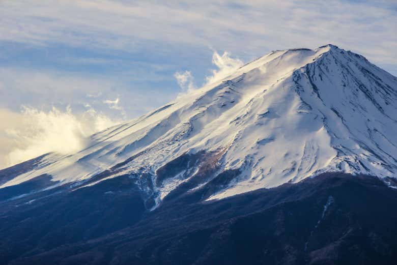 Cumbre nevada del monte Fuji