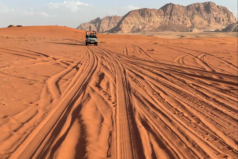 Découvrez le désert de Wadi Rum en 4x4