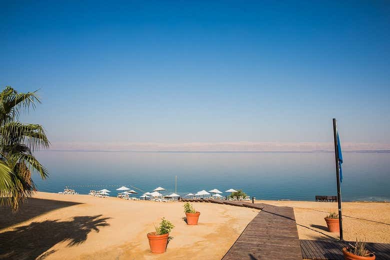 Acceso al Mar Muerto desde el Crowne Plaza Jordan