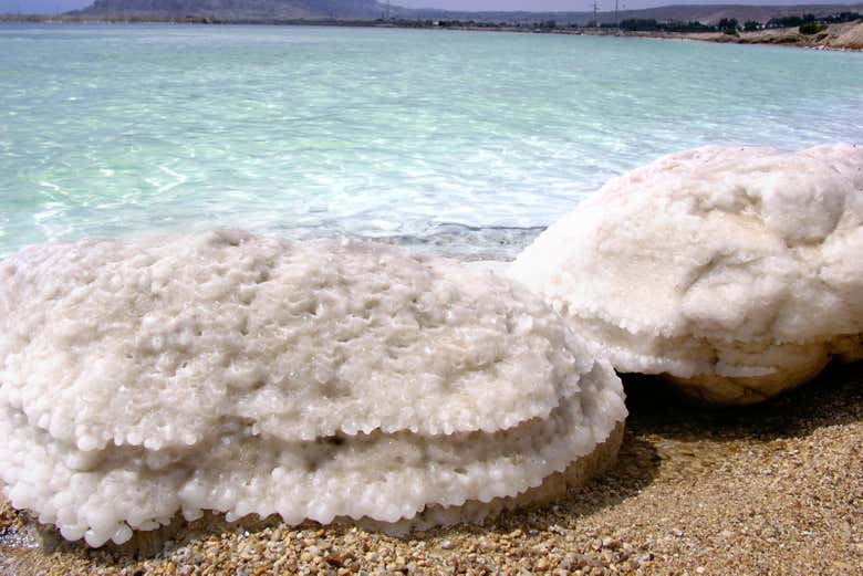 Blocchi di sale nel Mar Morto
