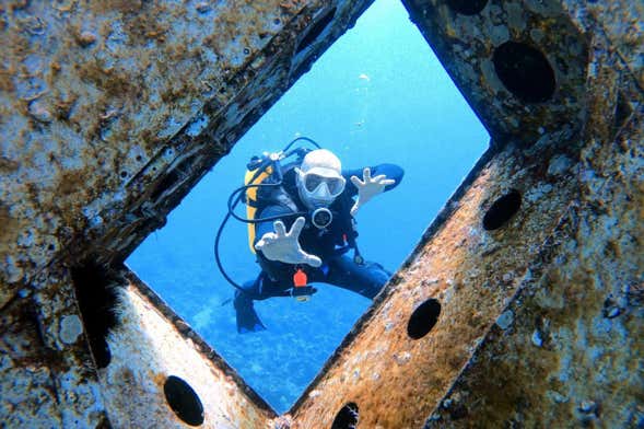 Bautismo de buceo en el Mar Rojo