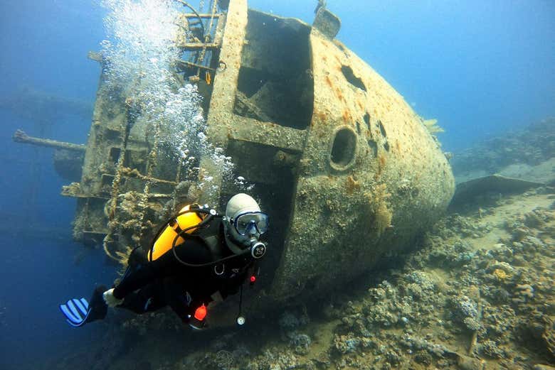Épave d'un avion coulé
