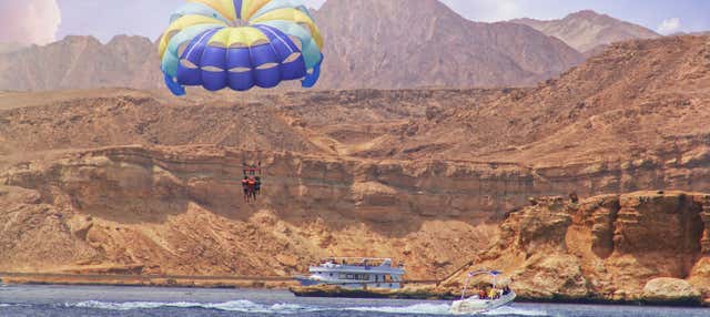 Parasailing en el Mar Rojo