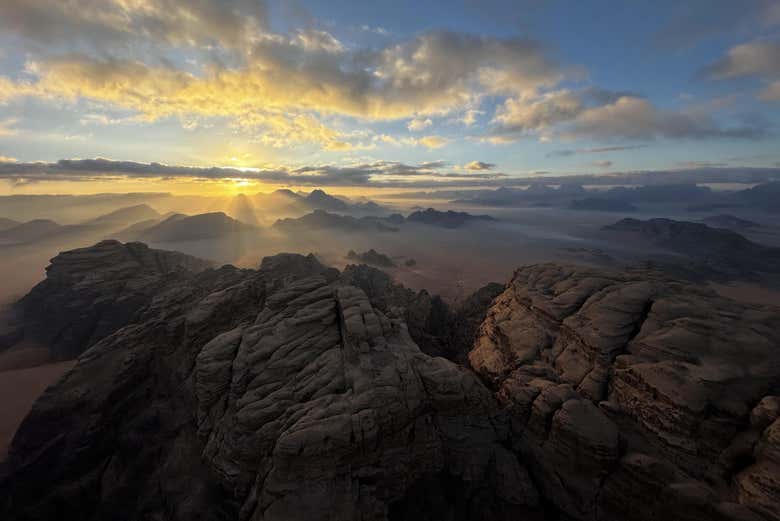 Vistas de Wadi Rum desde el globo