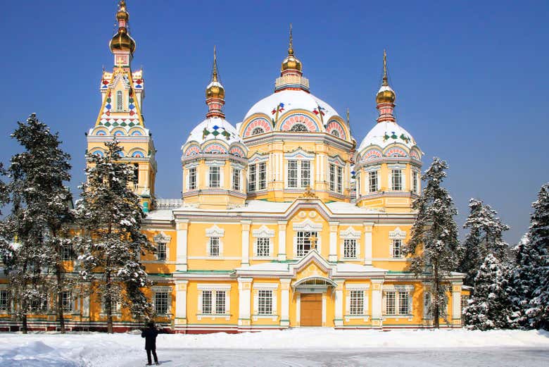 Admirez l'architecture unique de la cathédrale Zenkov