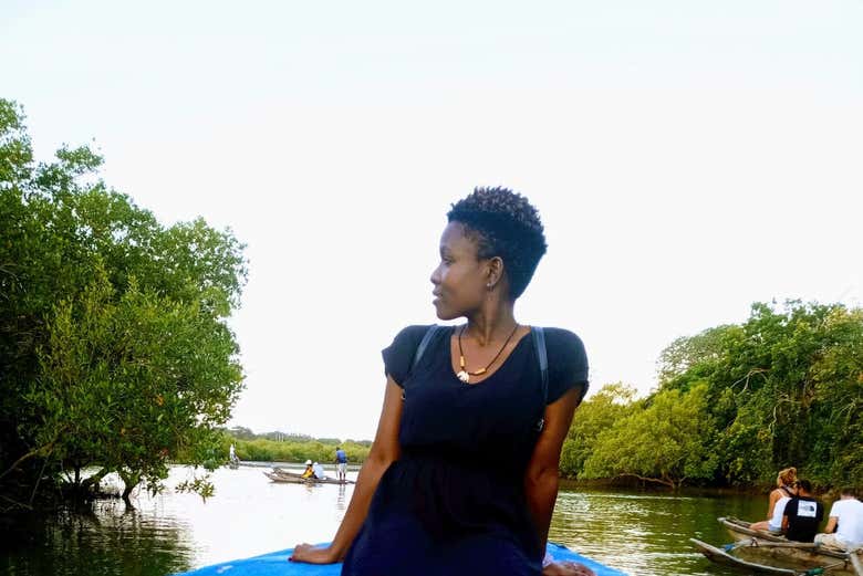 Naviguez sur le fleuve Congo à travers les mangroves 