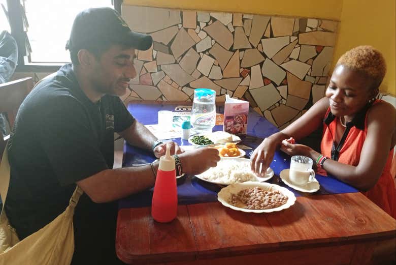 Degustando platos swahili