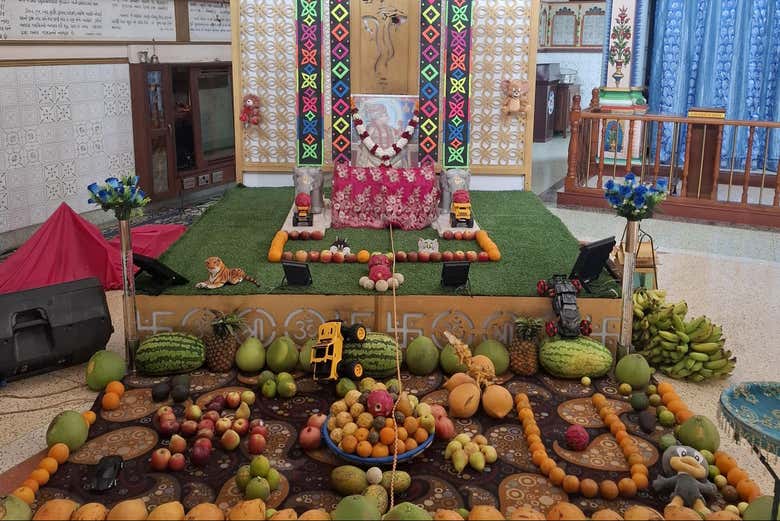 Ofrendas en el templo hindú