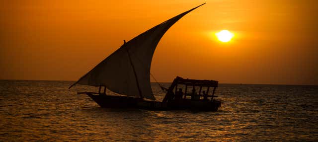 Paseo en dhow por Mida Creek al atardecer