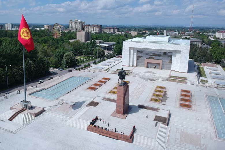 Vue aérienne de la place Ala Too