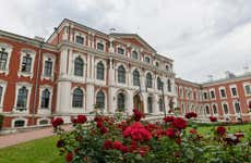 Excursión a la Colina de las Cruces y Jelgava