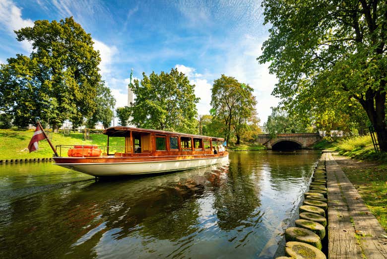 Navegaremos por Riga a bordo de este barco