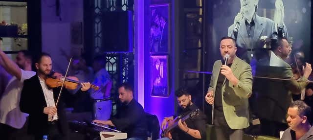 Jantar com espetáculo oriental em Beirute