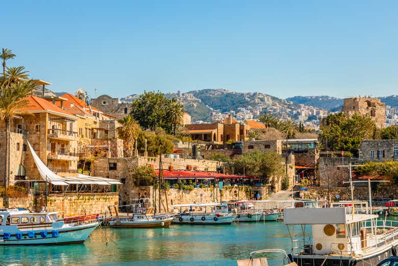 Bateaux de pêche dans le port de Byblos