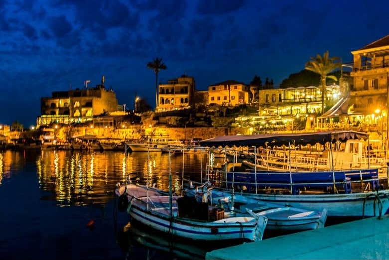 Port de Byblos à la tombée de la nuit