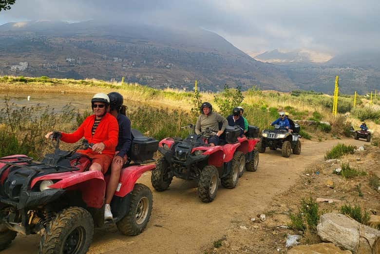 Foto de grupo durante la ruta en quad