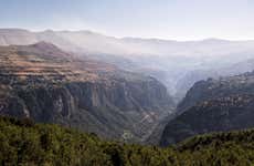Excursión al Valle de Qadisha y el bosque de los Cedros de Dios
