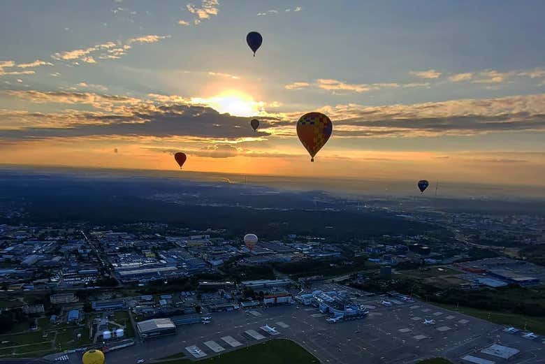 Apreciando o pôr do sol do ar