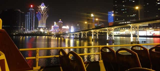 Tour nocturno en autobús descapotable