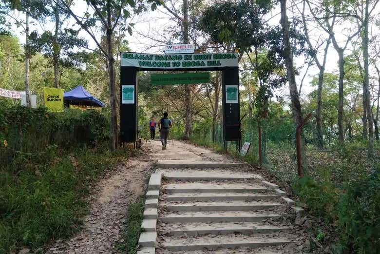 Entrada a la colina de Bukit Broga