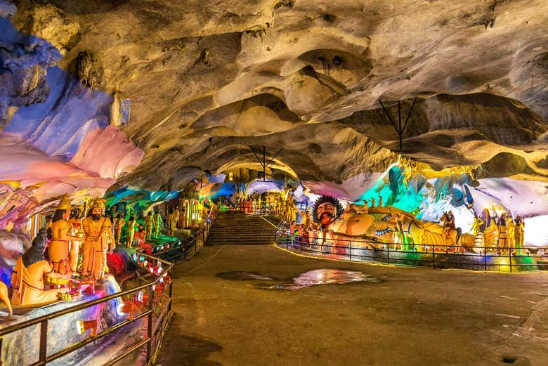 Interior de las Cuevas de Batu