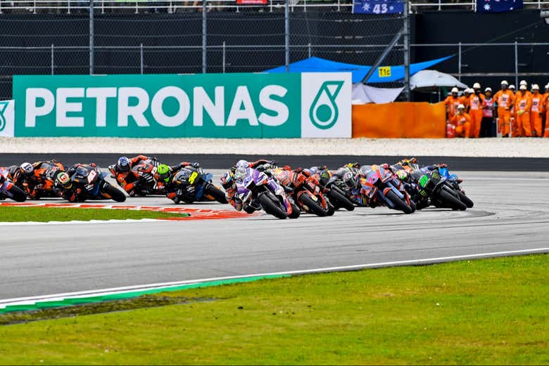 Las potentes motos durante MotoGP™ en Malasia