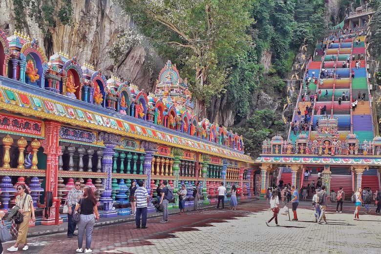 Santuario hindú en las Cuevas de Batu
