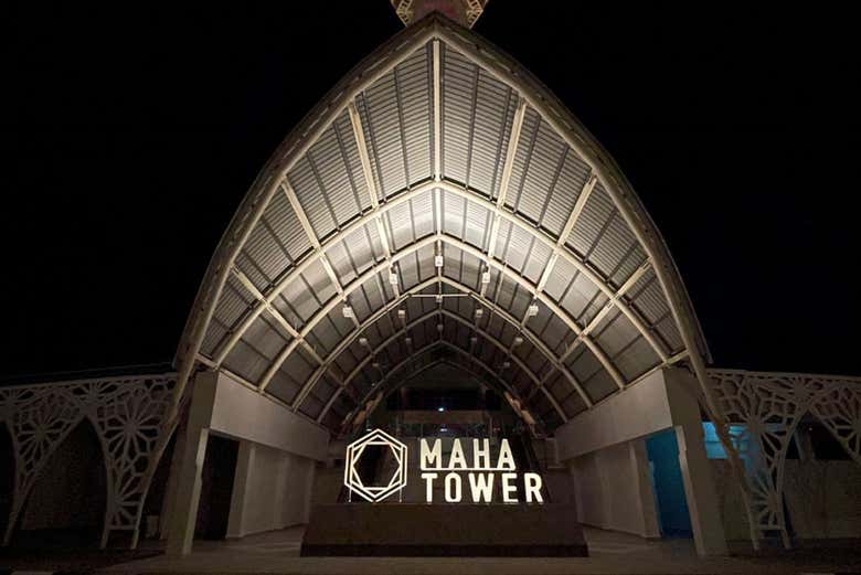 Completad vuestra experiencia visitando el Maha Square