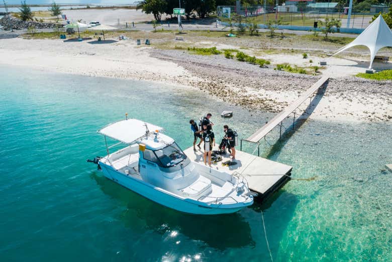 Barco para la salida de buceo