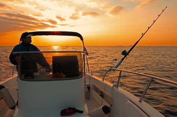 Maafushi Sunset Fishing + BBQ Dinner